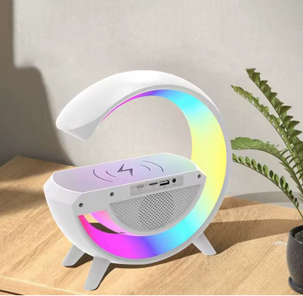 4u1 LAMPA , BEŽIČNI PUNJAČ, BLUETOOTH ZVUČNIK SA SATOM