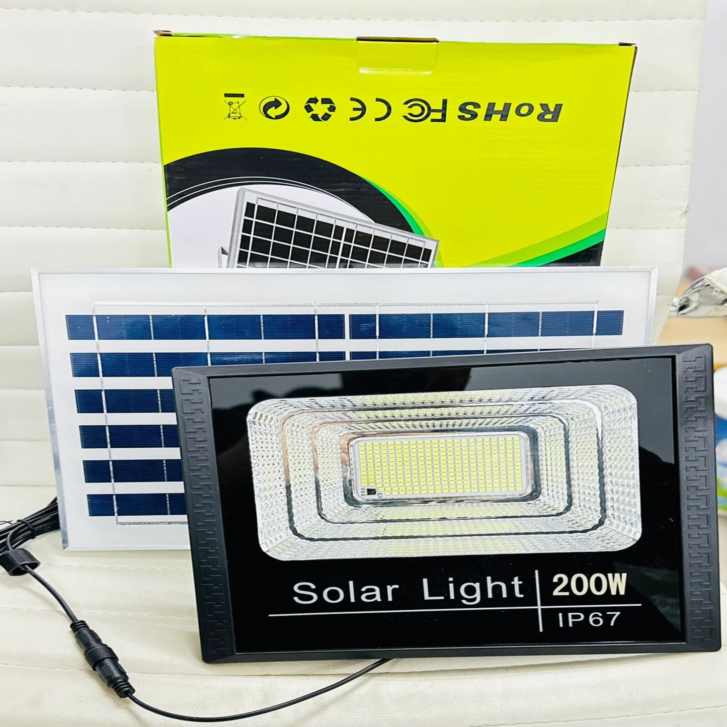 SOLARNI LED REFLEKTORI S DALJINSKIM UPRAVLJAČEM 100W/200W/300W